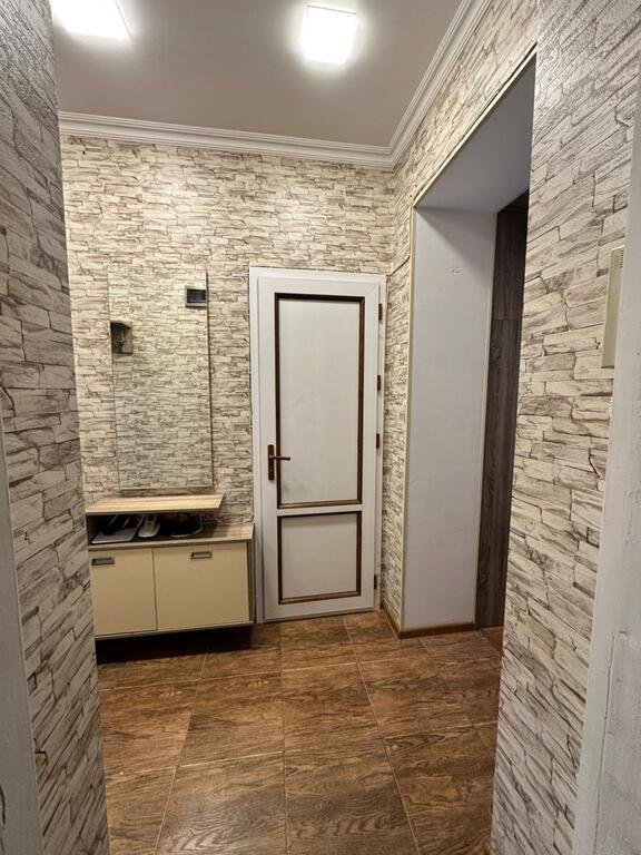 Kirayə verilir 1 otaqlı köhnə tikili, 42 m², Sahil m.-15