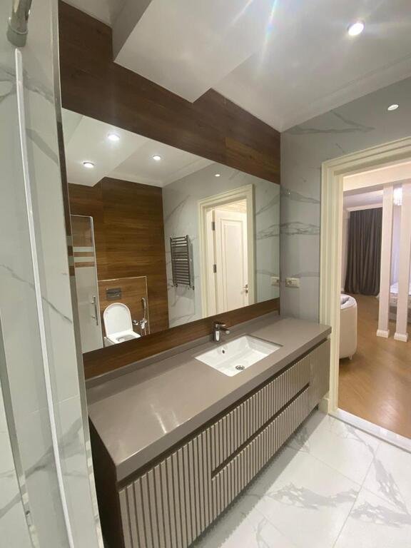 Kirayə verilir 3 otaqlı yeni tikili, 200 m², 28 May m.-5