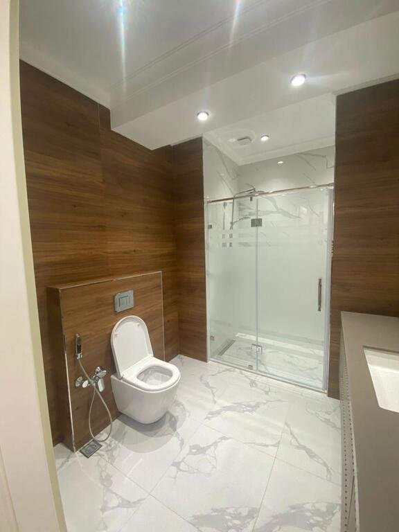 Kirayə verilir 3 otaqlı yeni tikili, 200 m², 28 May m.-6
