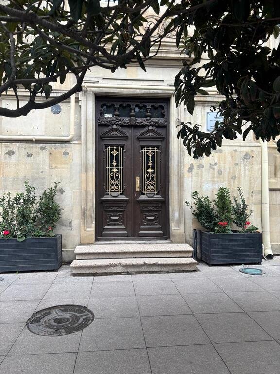 Kirayə verilir 8 otaqlı köhnə tikili, 362 m², İçərişəhər m.-1