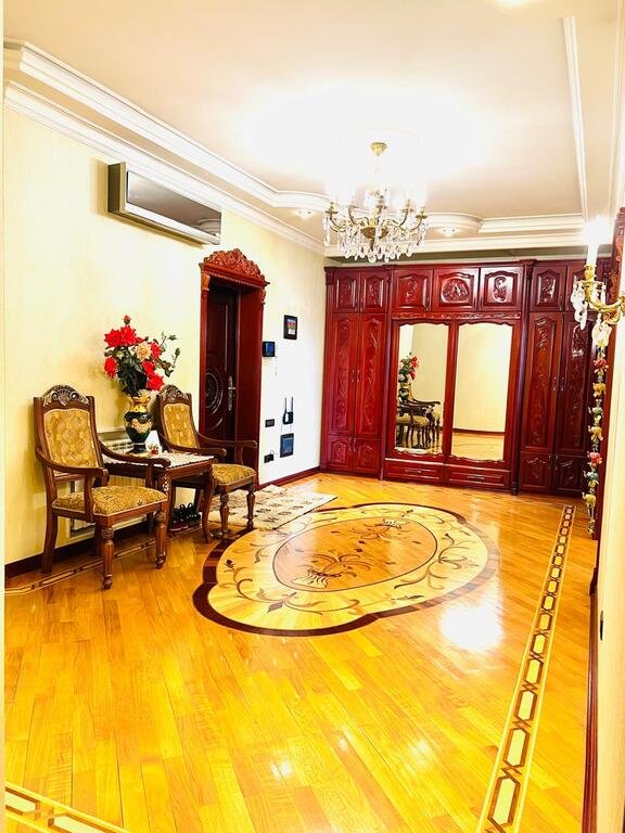 Satılır 4 otaqlı yeni tikili, 160 m², İnşaatçılar m.-4