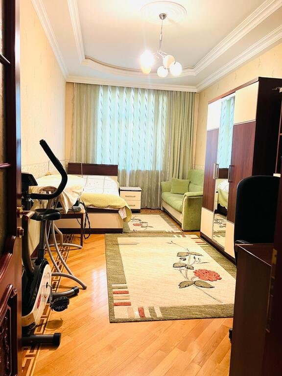 Satılır 4 otaqlı yeni tikili, 160 m², İnşaatçılar m.-22