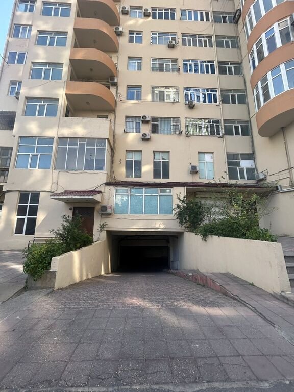 Satılır 4 otaqlı yeni tikili, 160 m², İnşaatçılar m.-29