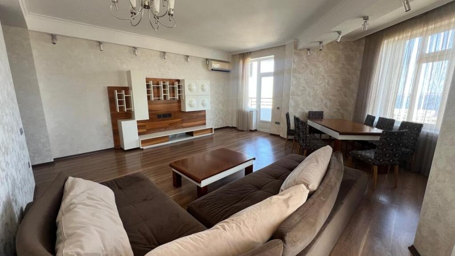 Kirayə verilir 3 otaqlı yeni tikili, 100 m², İçərişəhər m.-1