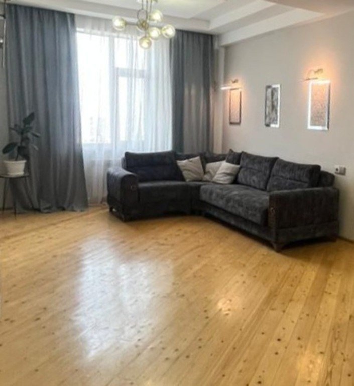 Kirayə verilir 2 otaqlı yeni tikili, 80 m², 28 May m.-5