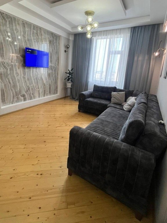 Kirayə verilir 2 otaqlı yeni tikili, 80 m², 28 May m.-6