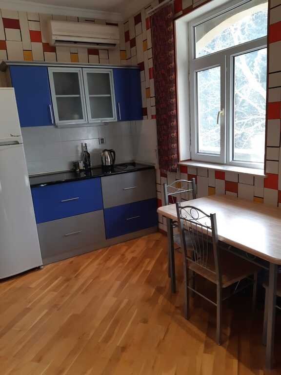 Kirayə verilir 2 otaqlı köhnə tikili, 65 m², İçərişəhər m.-5