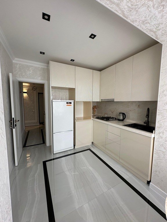 Kirayə verilir 3 otaqlı köhnə tikili, 120 m², Sahil m.-8