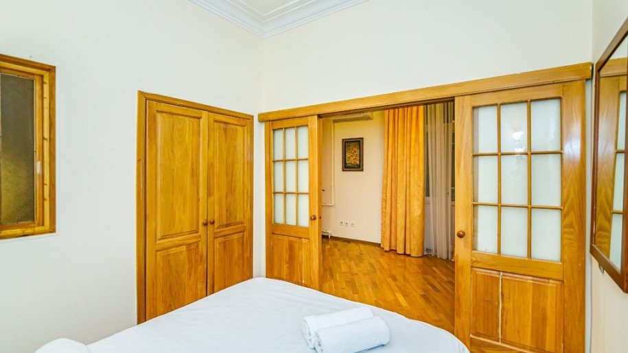 Kirayə verilir 2 otaqlı köhnə tikili, 64 m², Sahil m.-12
