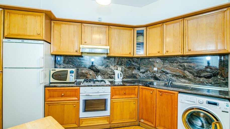 Kirayə verilir 2 otaqlı köhnə tikili, 64 m², Sahil m.-18