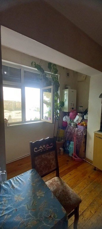 Satılır 2 otaqlı köhnə tikili, 65 m², 8-ci mikrorayon-5
