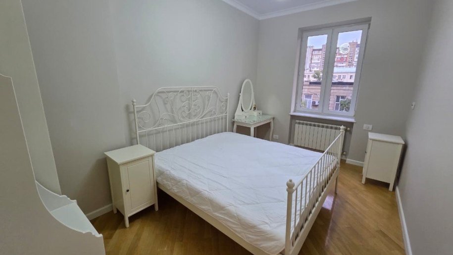 Satılır 3 otaqlı köhnə tikili, 96 m², 28 May m.-4