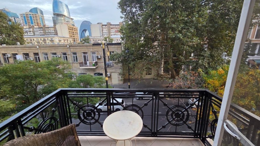 Satılır 3 otaqlı köhnə tikili, 96 m², 28 May m.-9