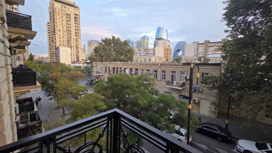 Satılır 3 otaqlı köhnə tikili, 96 m², 28 May m.-10