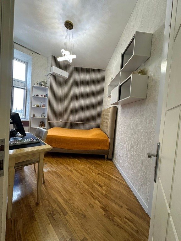 Kirayə verilir 3 otaqlı köhnə tikili, 110 m², Sahil m.-12