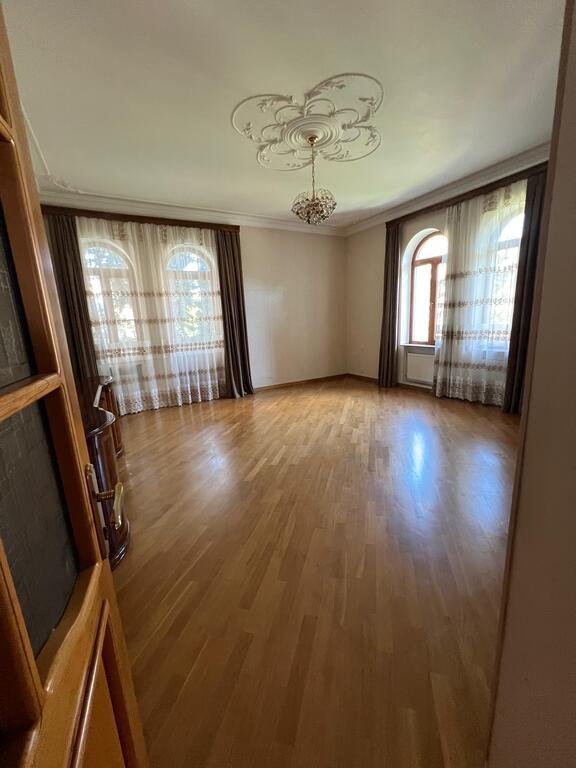 400 m<sup>2</sup> ofis icarəyə verilir, Gənclik m.-6