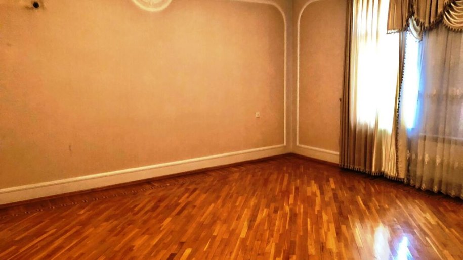 400 m<sup>2</sup> ofis icarəyə verilir, Gənclik m.-7