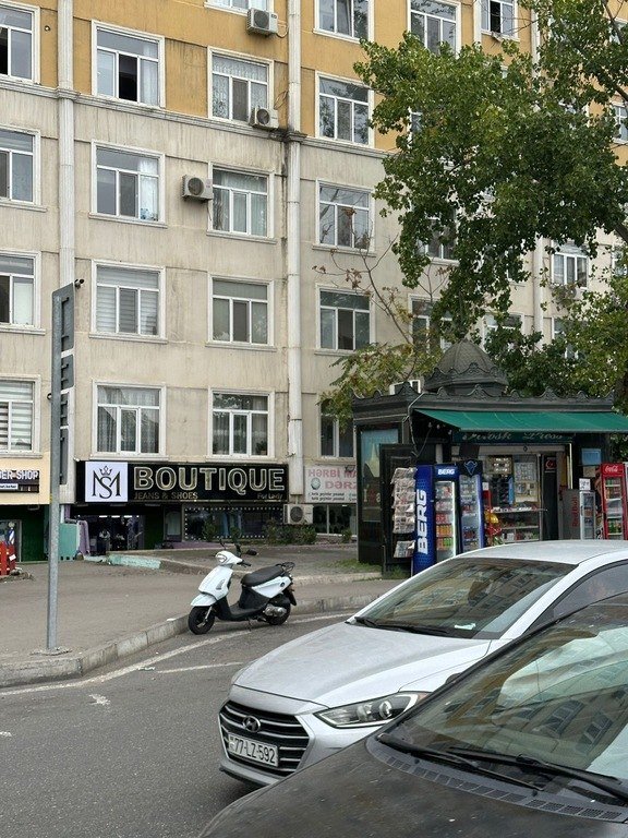 70 m<sup>2</sup> obyekt satılır, 8 noyabr-2