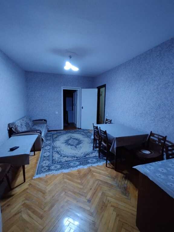 Kirayə verilir 3 otaqlı köhnə tikili, 70 m², İnşaatçılar m.-1