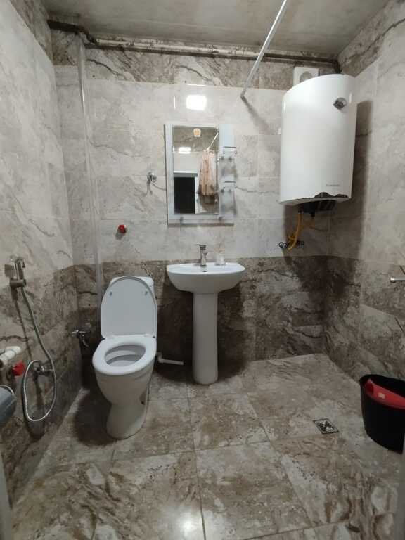 Kirayə verilir 3 otaqlı köhnə tikili, 70 m², İnşaatçılar m.-6