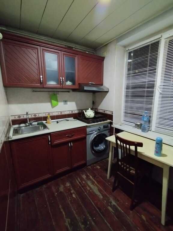 Kirayə verilir 3 otaqlı köhnə tikili, 70 m², İnşaatçılar m.-10