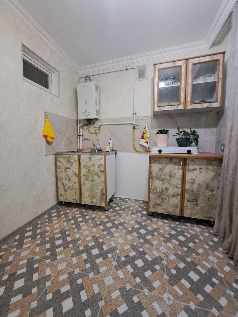 Satılır 1 otaqlı köhnə tikili, 35 m², İnşaatçılar m.-1