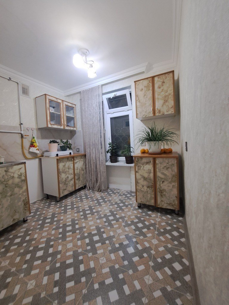 Satılır 1 otaqlı köhnə tikili, 35 m², İnşaatçılar m.-4