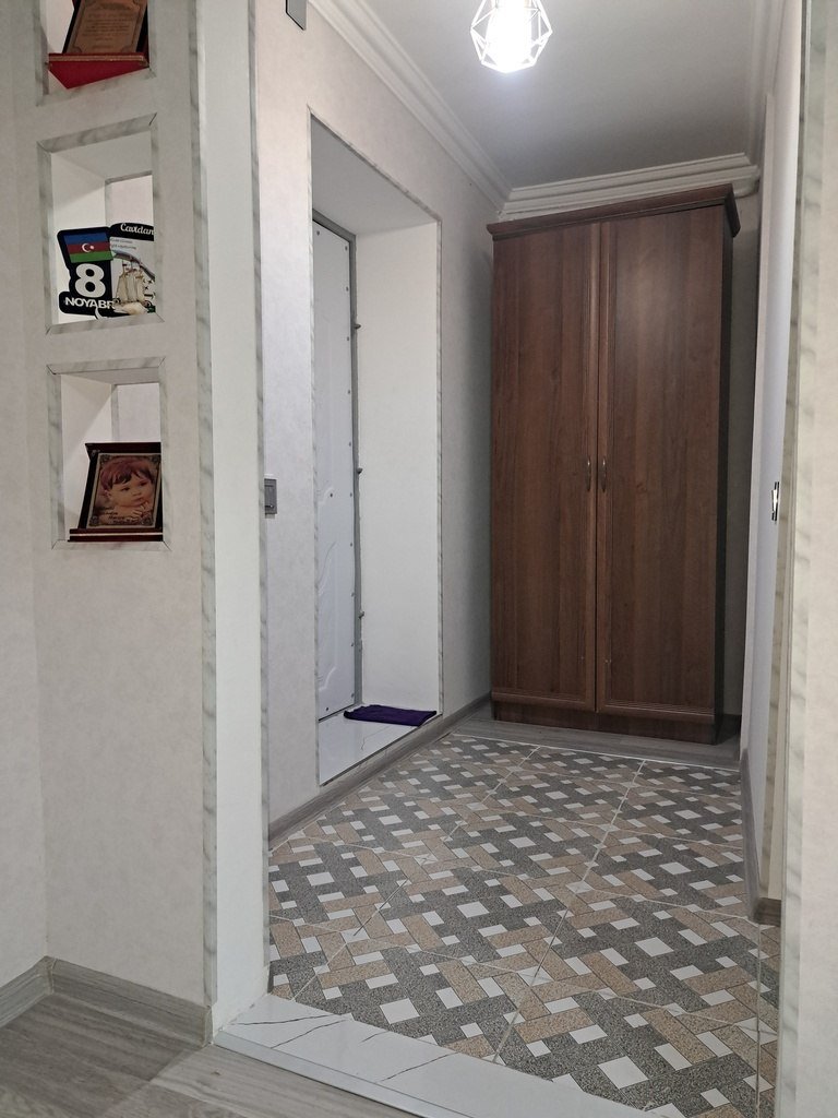 Satılır 1 otaqlı köhnə tikili, 35 m², İnşaatçılar m.-6