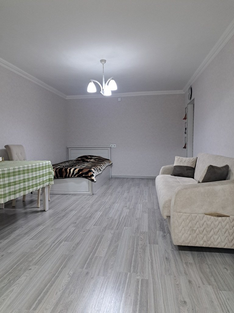 Satılır 1 otaqlı köhnə tikili, 35 m², İnşaatçılar m.-8