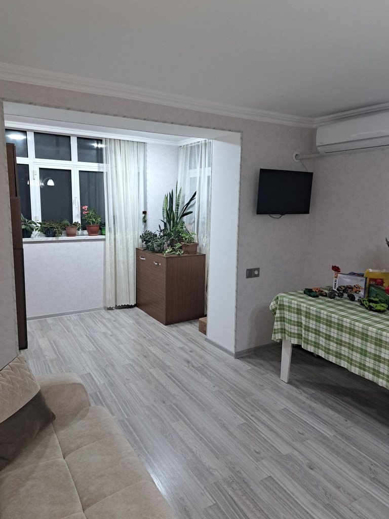 Satılır 1 otaqlı köhnə tikili, 35 m², İnşaatçılar m.-9