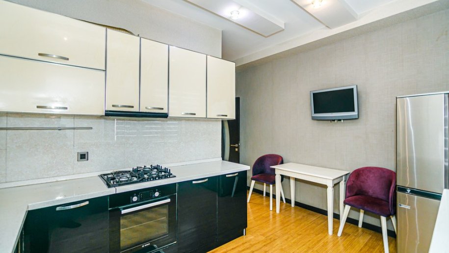 Kirayə verilir 3 otaqlı yeni tikili, 180 m², 8 noyabr-7