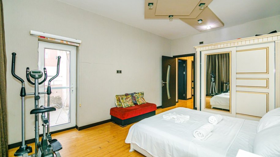 Kirayə verilir 3 otaqlı yeni tikili, 180 m², 8 noyabr-14
