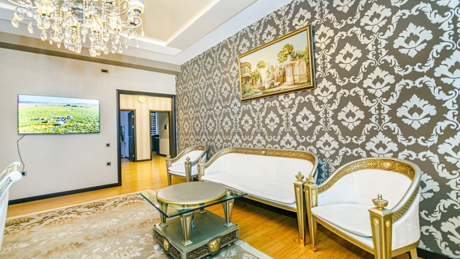 Kirayə verilir 3 otaqlı yeni tikili, 180 m², 8 noyabr-29
