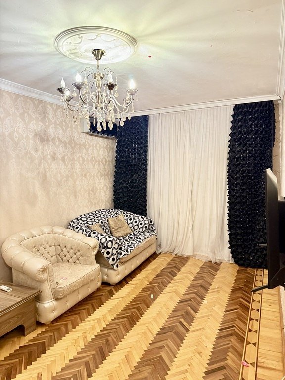 Kirayə verilir 3 otaqlı köhnə tikili, 80 m², Gənclik m.-1