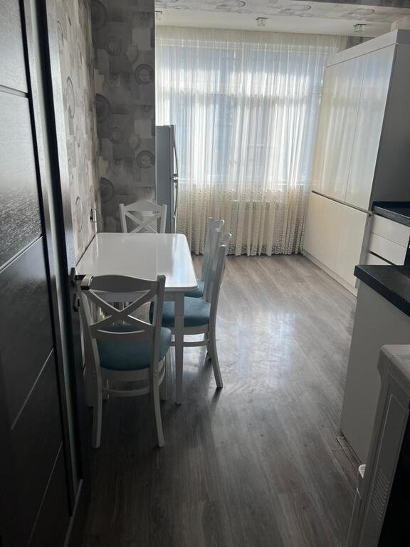 Kirayə verilir 3 otaqlı köhnə tikili, 80 m², Həzi Aslanov m.-1