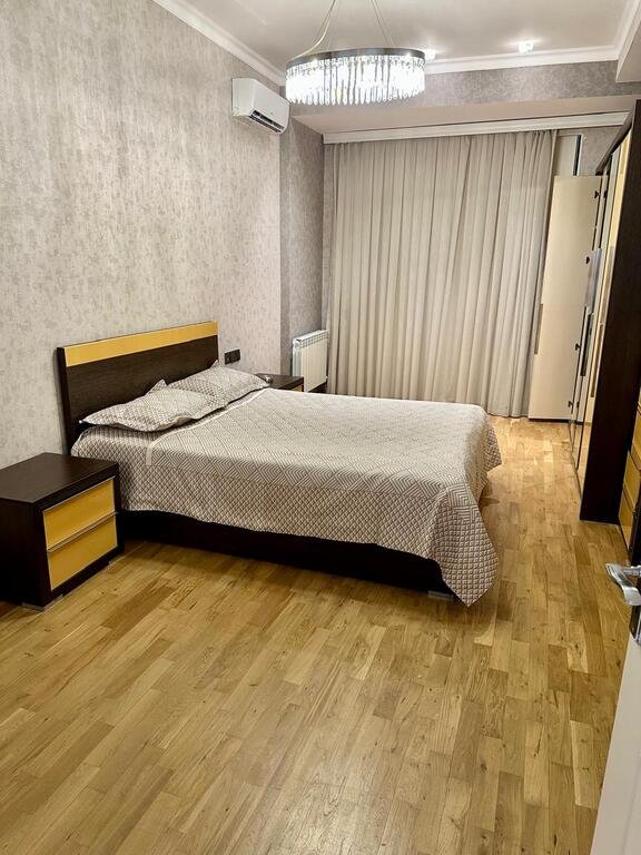 Kirayə verilir 3 otaqlı yeni tikili, 125 m², 28 May m.-7