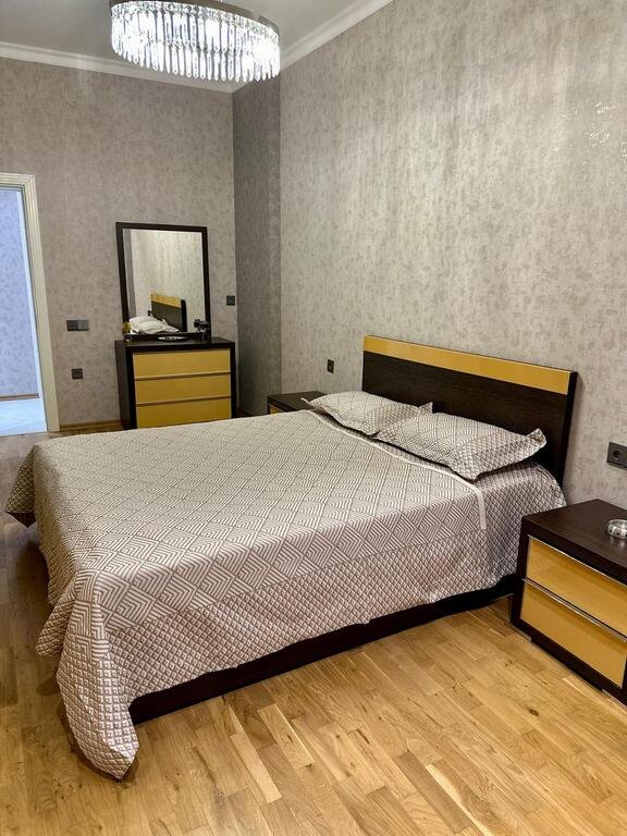 Kirayə verilir 3 otaqlı yeni tikili, 125 m², 28 May m.-8