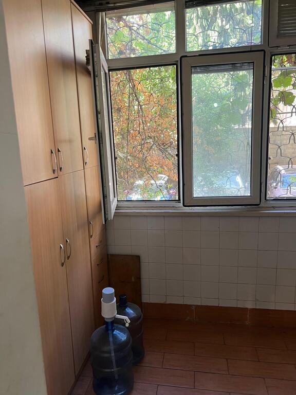 70 m<sup>2</sup> ofis icarəyə verilir, Nizami m.-8