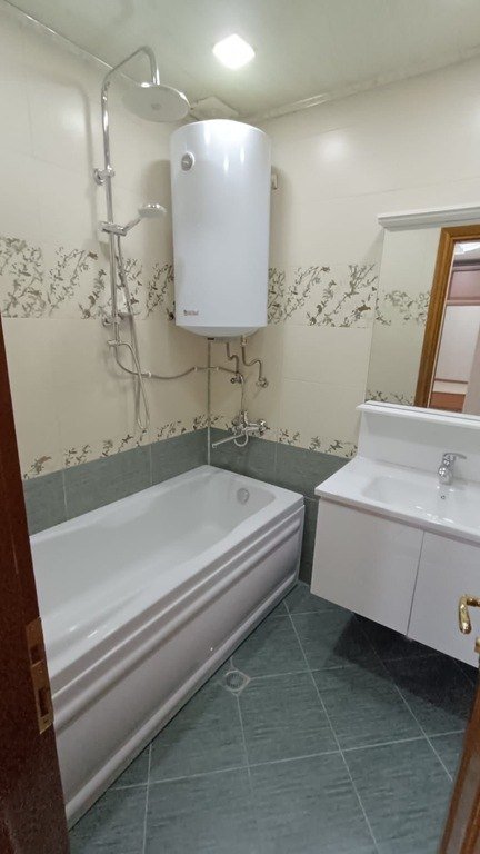 Satılır 2 otaqlı köhnə tikili, 60 m², 8-ci mikrorayon-5