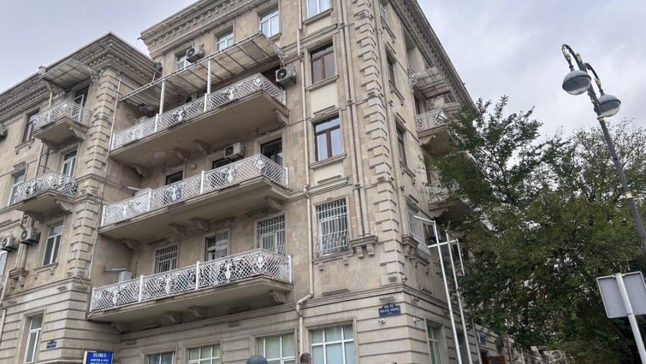 Satılır 4 otaqlı köhnə tikili, 115 m², Yasamal-1