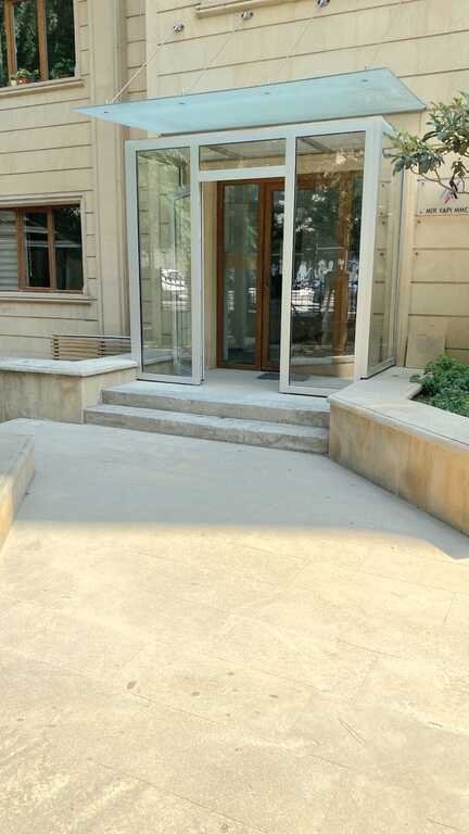 350 m<sup>2</sup> ofis icarəyə verilir, Gənclik m.-3