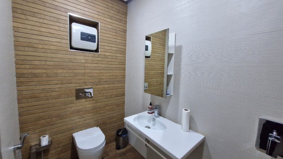 350 m<sup>2</sup> ofis icarəyə verilir, Gənclik m.-4