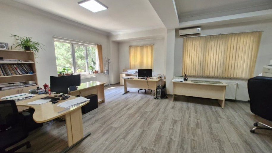 350 m<sup>2</sup> ofis icarəyə verilir, Gənclik m.-11