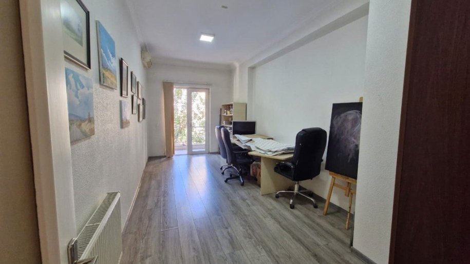 350 m<sup>2</sup> ofis icarəyə verilir, Gənclik m.-12