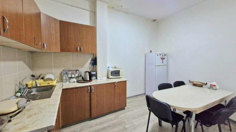 350 m<sup>2</sup> ofis icarəyə verilir, Gənclik m.-13