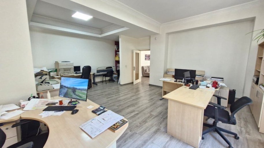 350 m<sup>2</sup> ofis icarəyə verilir, Gənclik m.-15