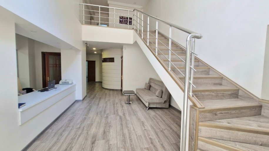 350 m<sup>2</sup> ofis icarəyə verilir, Gənclik m.-16