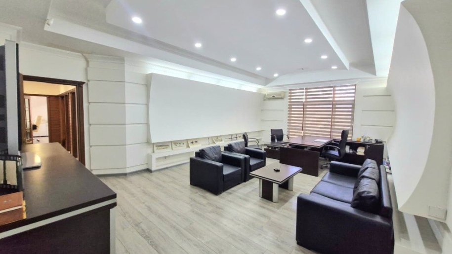 350 m<sup>2</sup> ofis icarəyə verilir, Gənclik m.-18