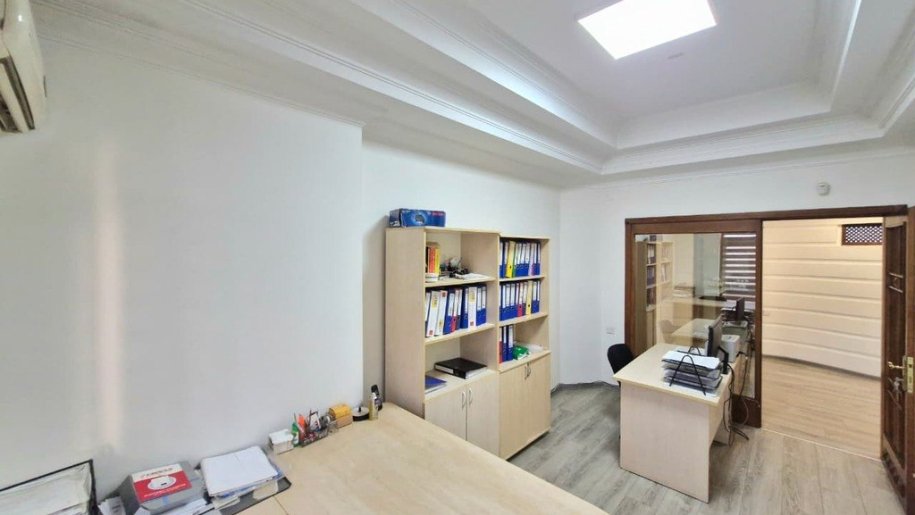 350 m<sup>2</sup> ofis icarəyə verilir, Gənclik m.-21