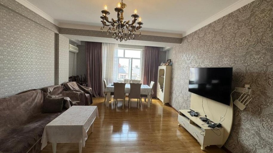 Satılır 4 otaqlı yeni tikili, 142 m², İnşaatçılar m.-7